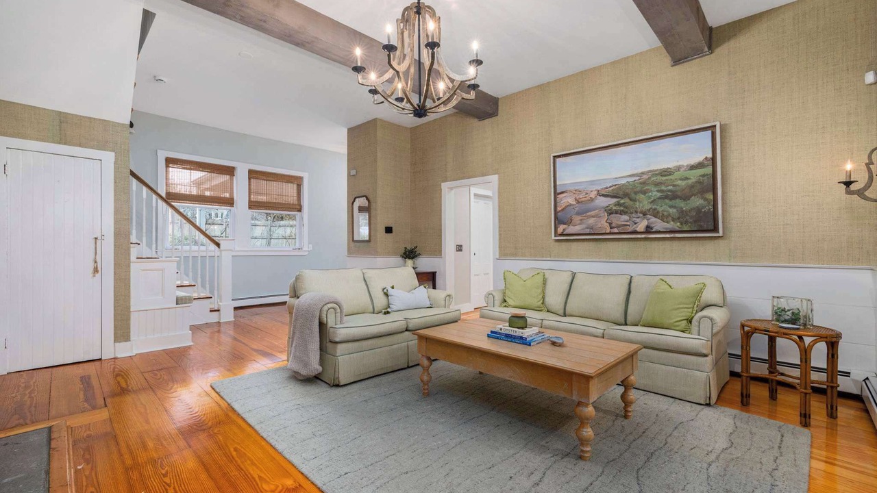 Photo of Livingroom in Narragansett