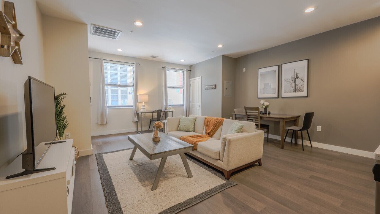 Photo of Livingroom in Downtown Boston