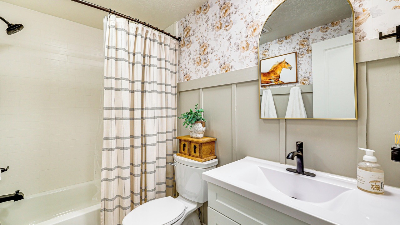 Photo of Bathroom in Blue