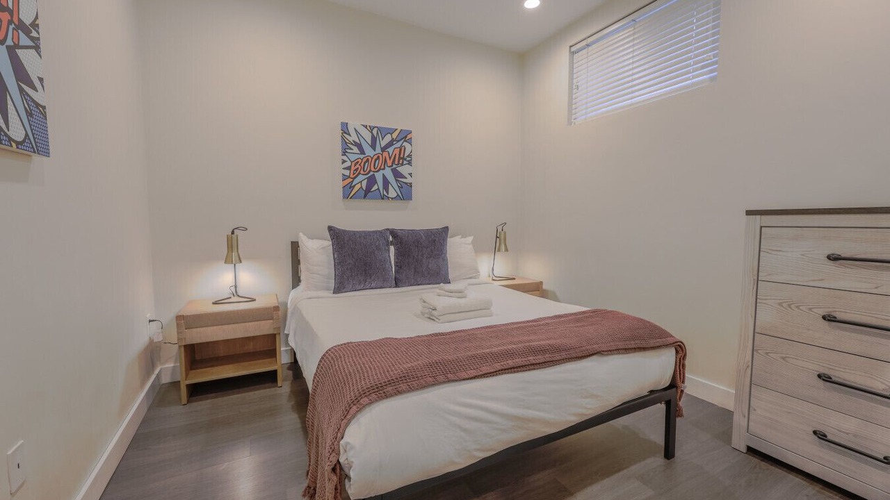 Photo of Bedroom in Theatre District