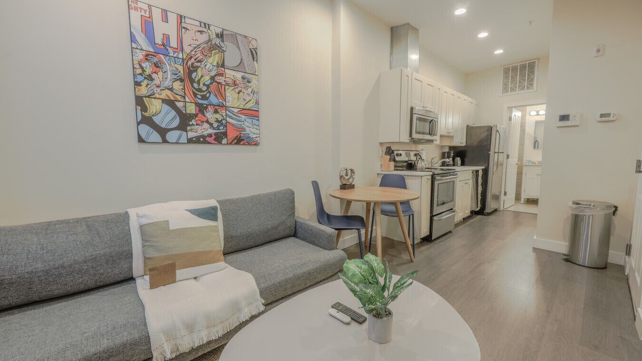 Photo of Livingroom in Theatre District