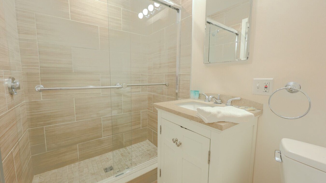 Photo of Bathroom in Theatre District