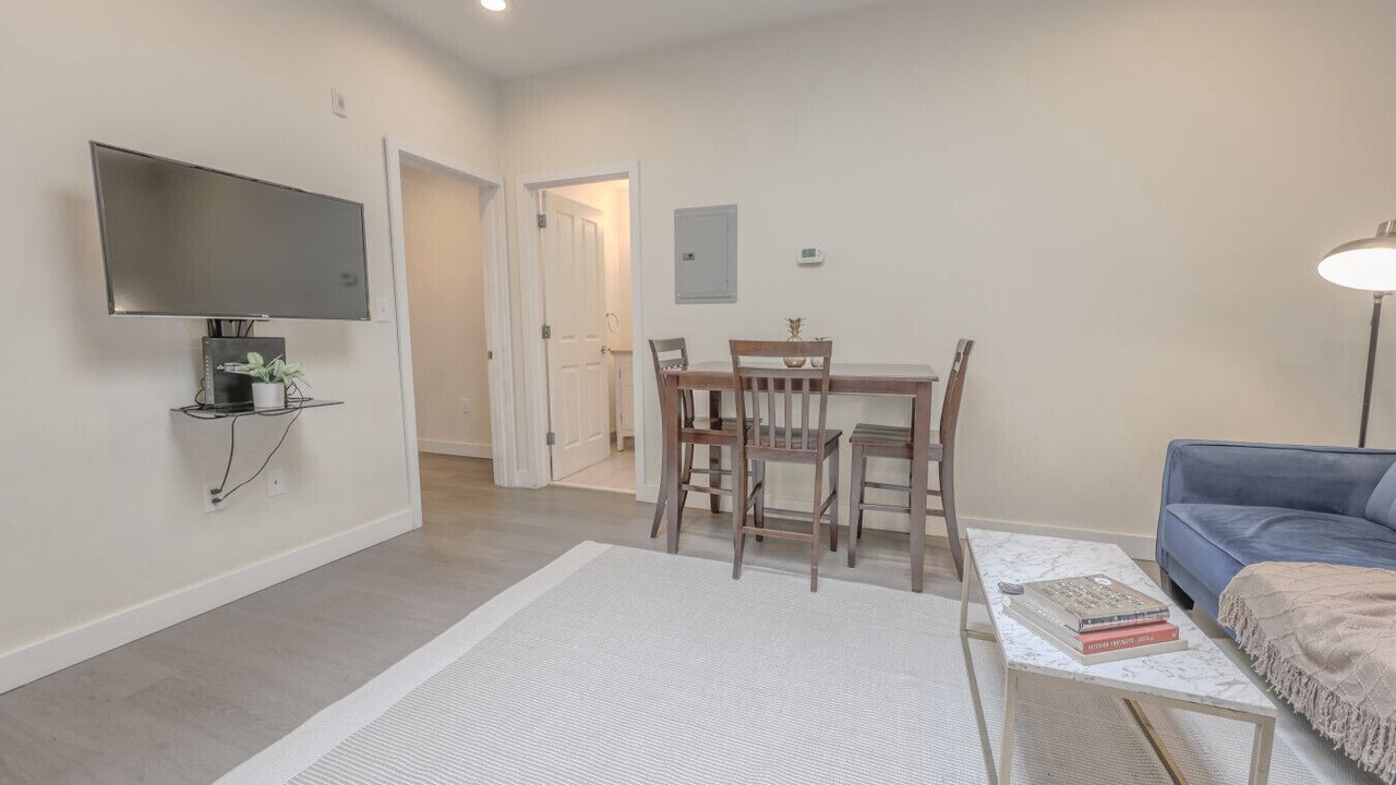 Photo of Livingroom in Downtown Boston