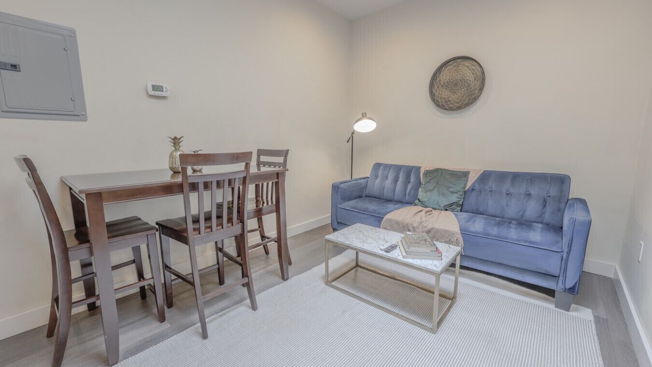 Photo of Livingroom in Downtown Boston