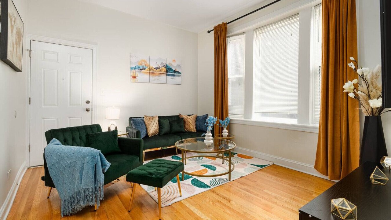 Photo of Livingroom in West Town