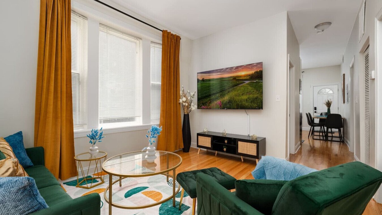Photo of Livingroom in West Town
