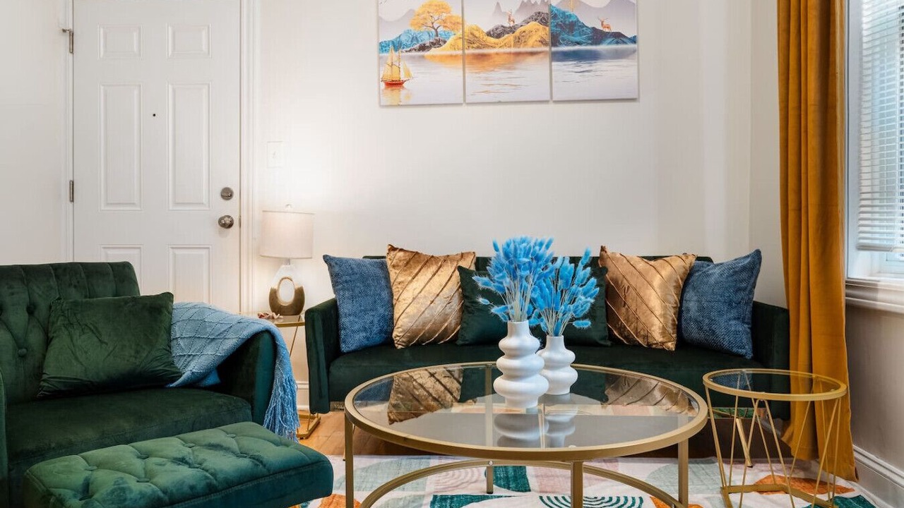 Photo of Livingroom in West Town