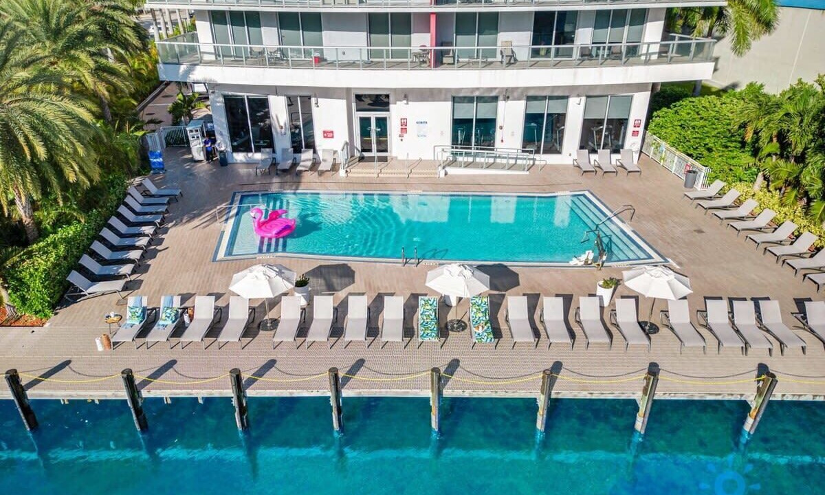 Photo of Outdoor in Hallandale Beach