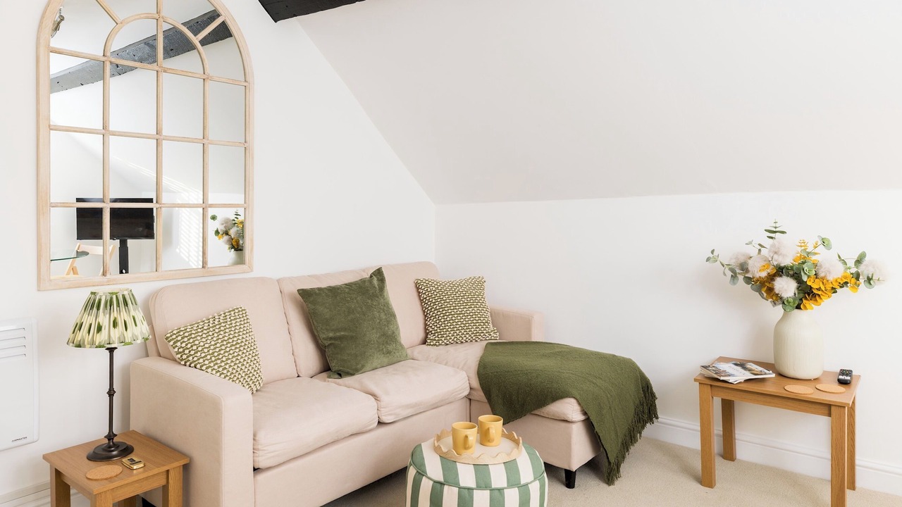 Photo of Livingroom in Warwick Town Centre