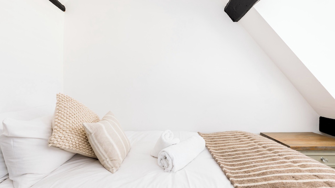 Photo of Bedroom in Warwick Town Centre