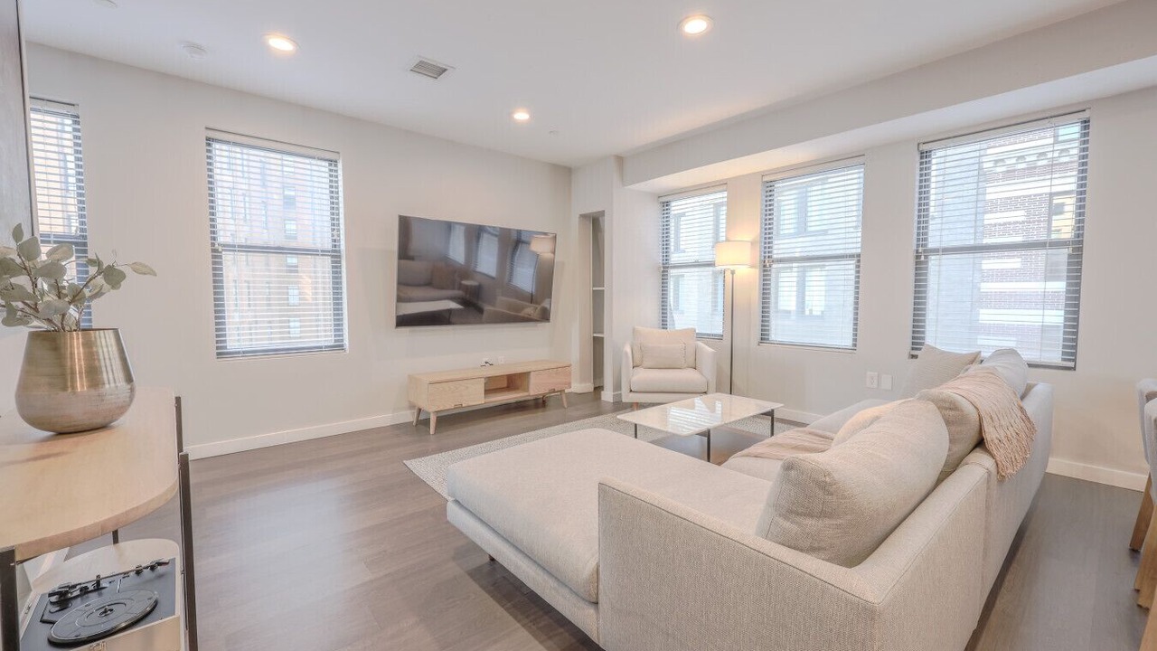 Photo of Livingroom in Downtown Boston