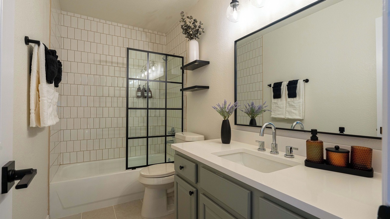 Photo of Bathroom in Allen