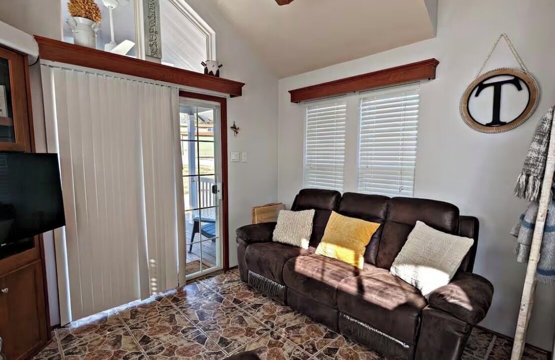 Photo of Livingroom in Farmersville