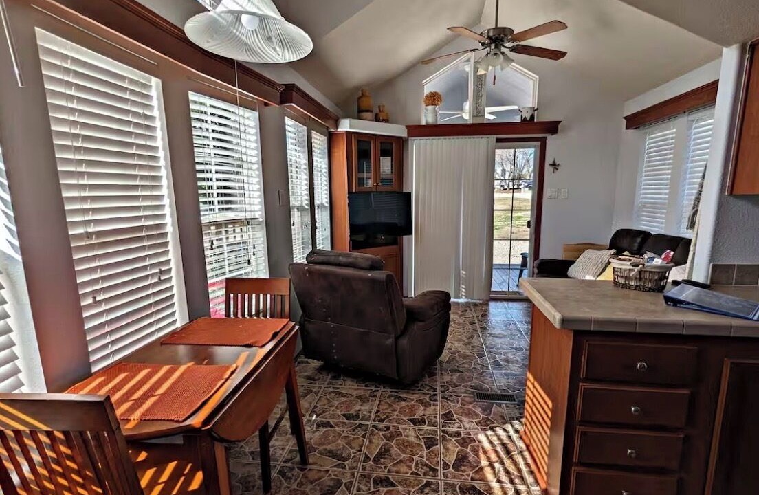 Photo of Livingroom in Farmersville