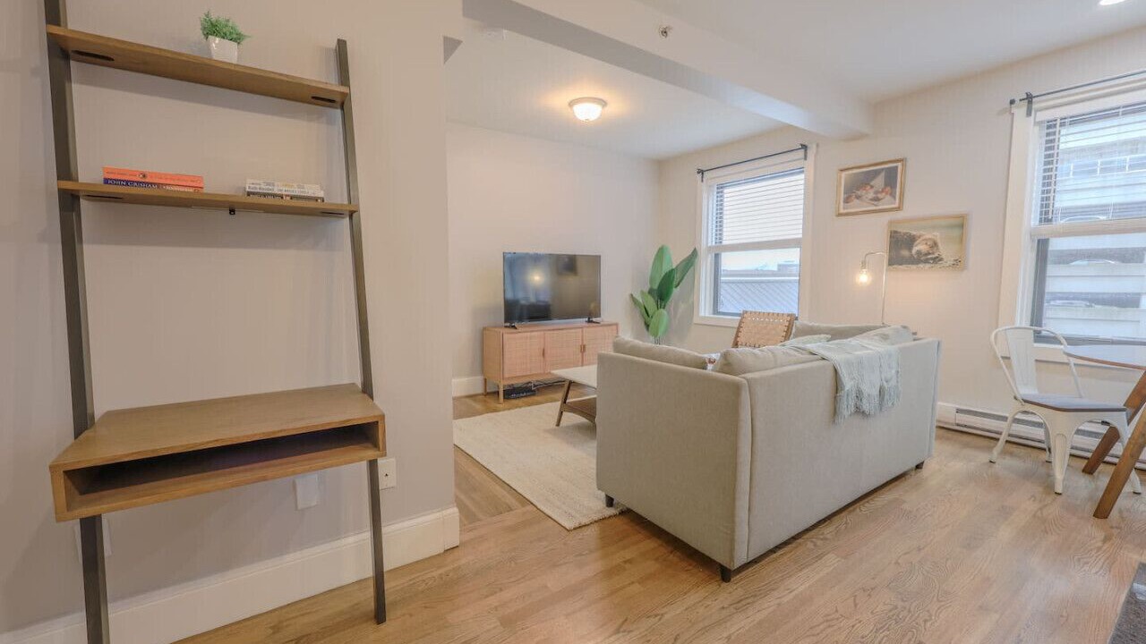 Photo of Livingroom in Theatre District