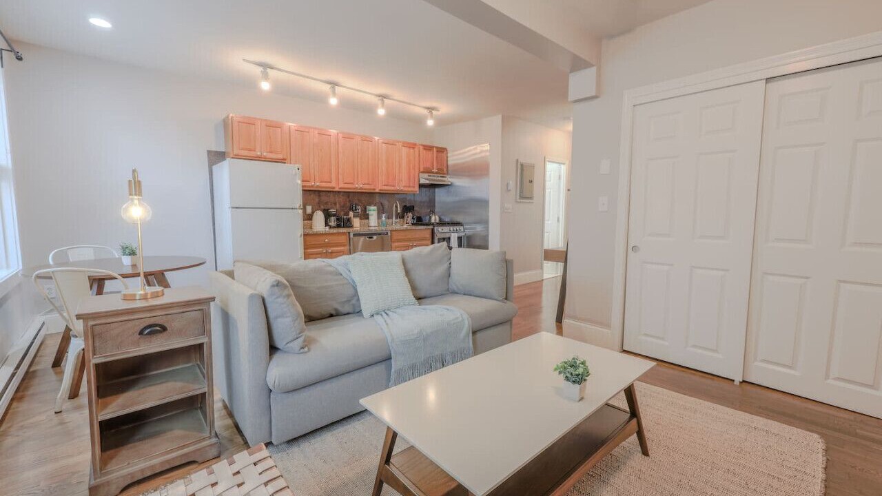 Photo of Livingroom in Theatre District