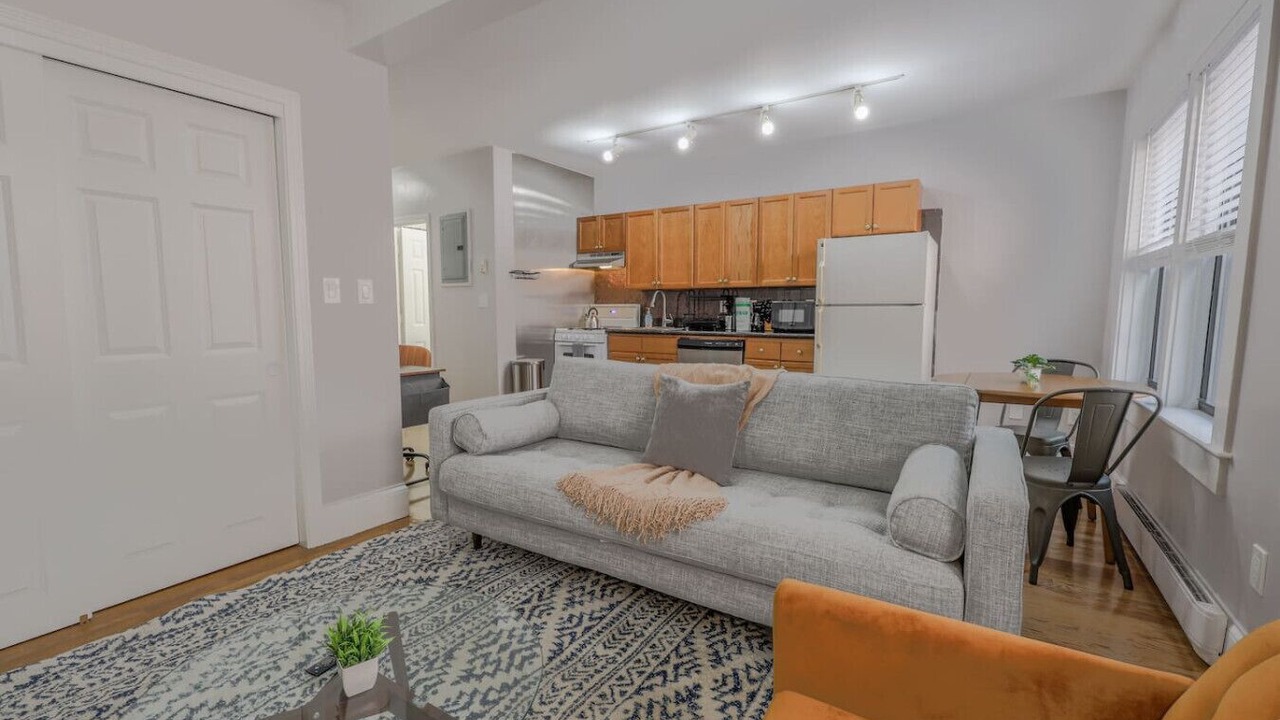 Photo of Livingroom in Theatre District