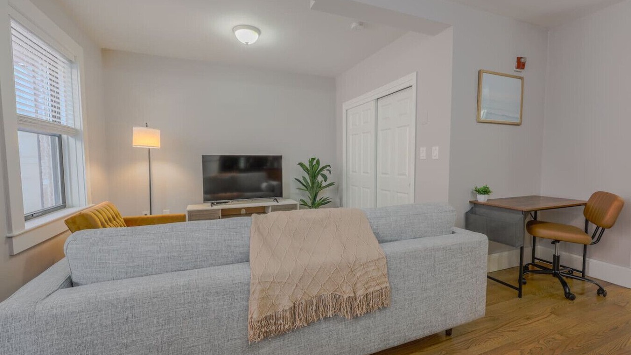Photo of Livingroom in Theatre District