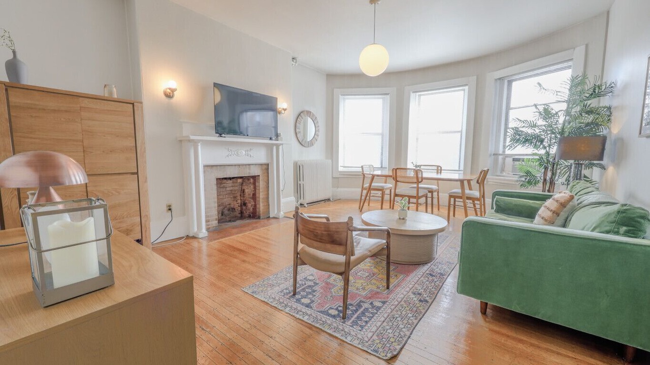 Photo of Livingroom in Fenway–Kenmore