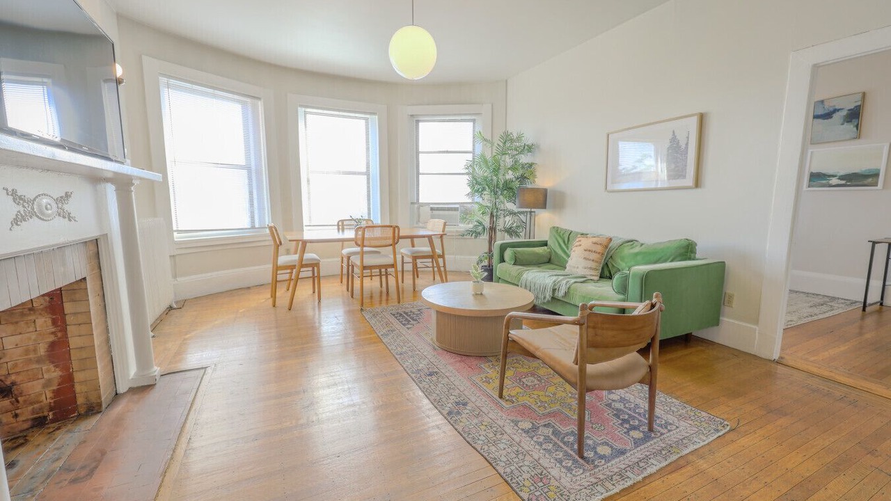 Photo of Livingroom in Fenway–Kenmore