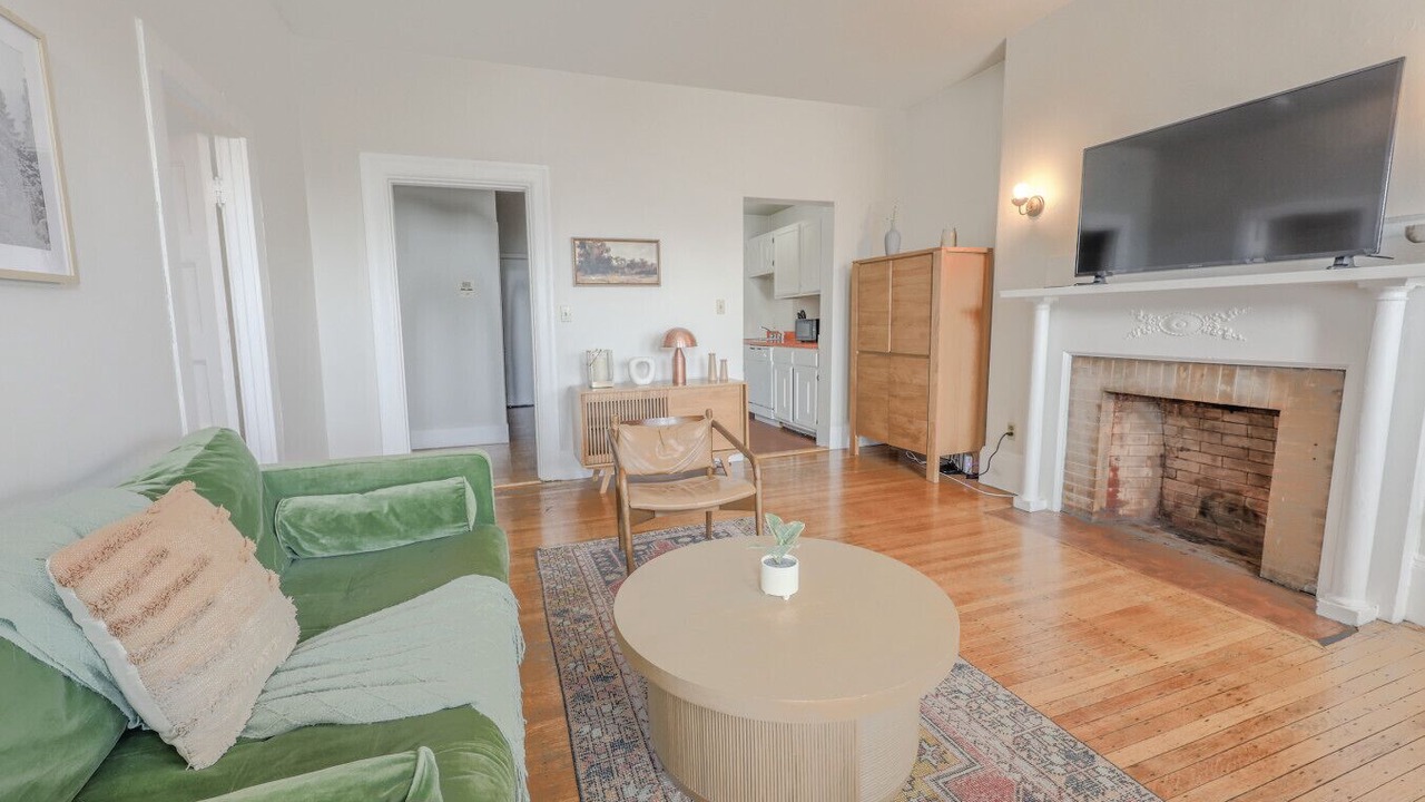 Photo of Livingroom in Fenway–Kenmore