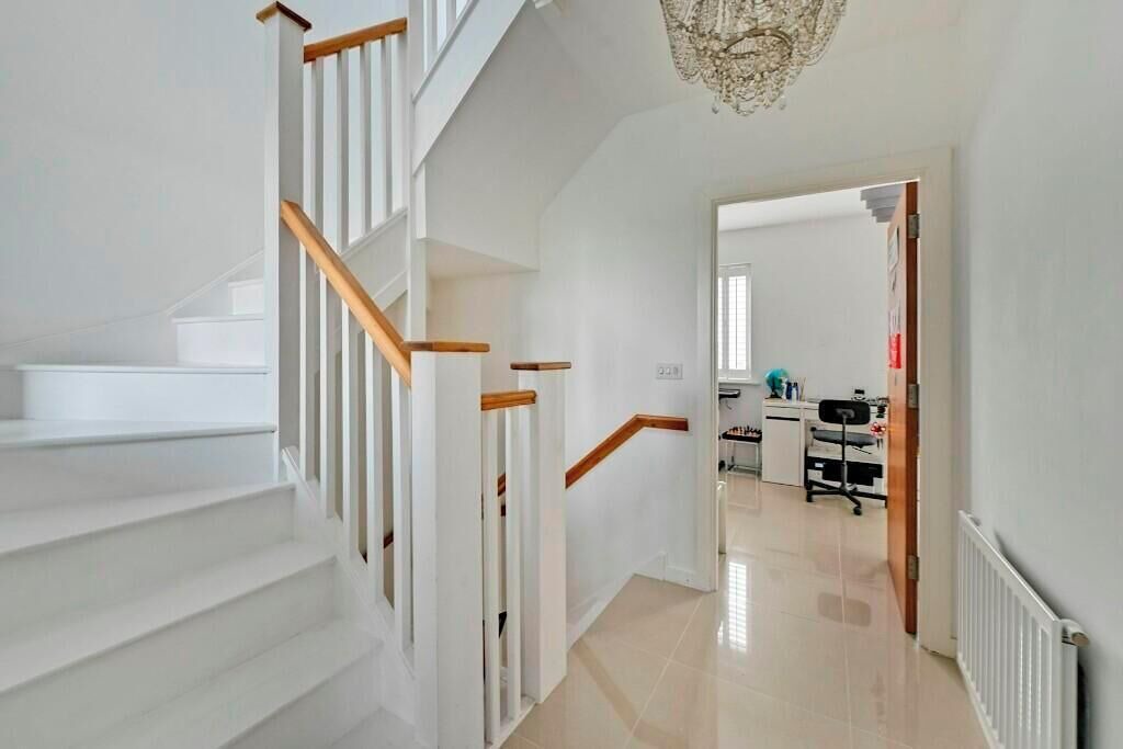 Photo of Others in Thames