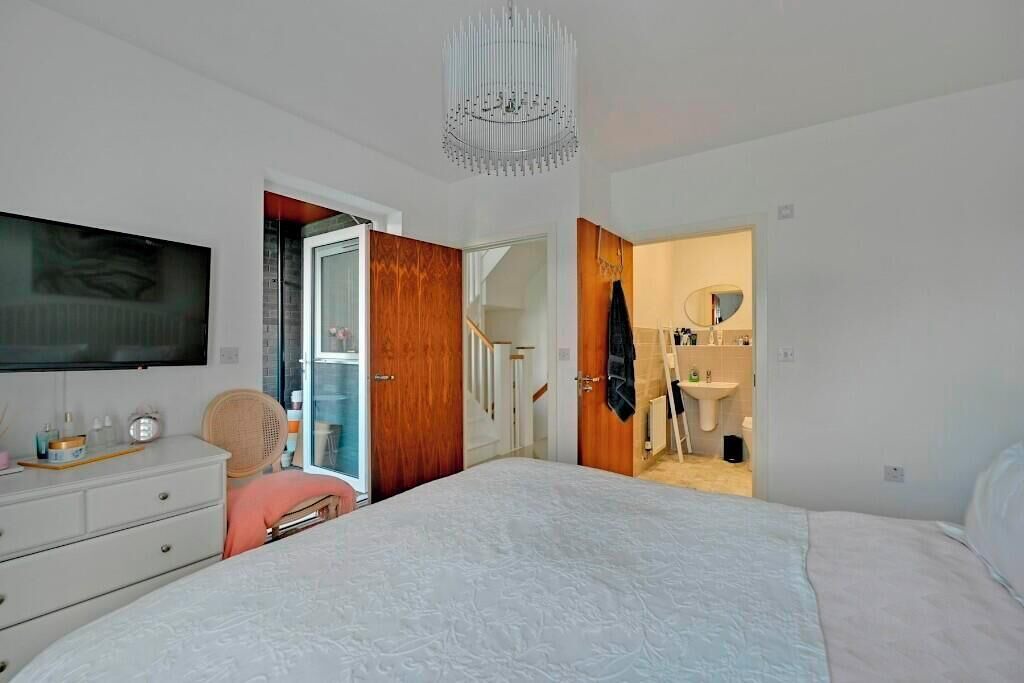 Photo of Bedroom in Thames