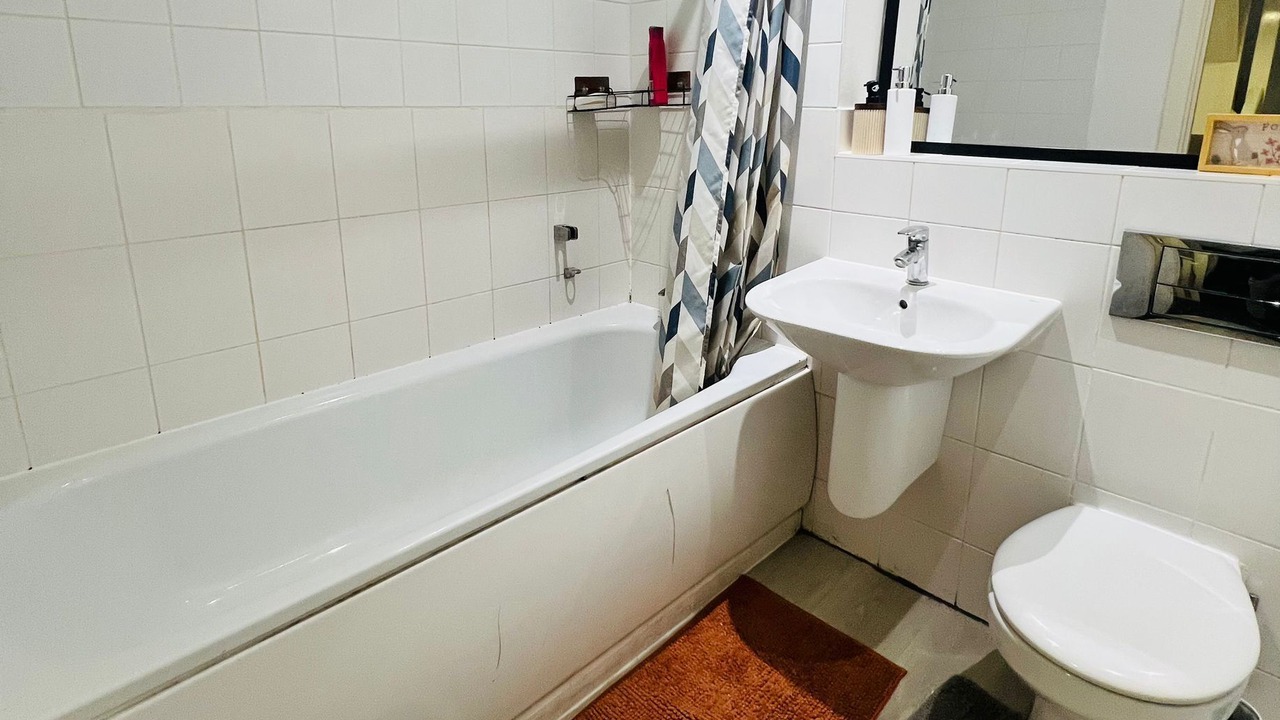 Photo of Bathroom in Thames