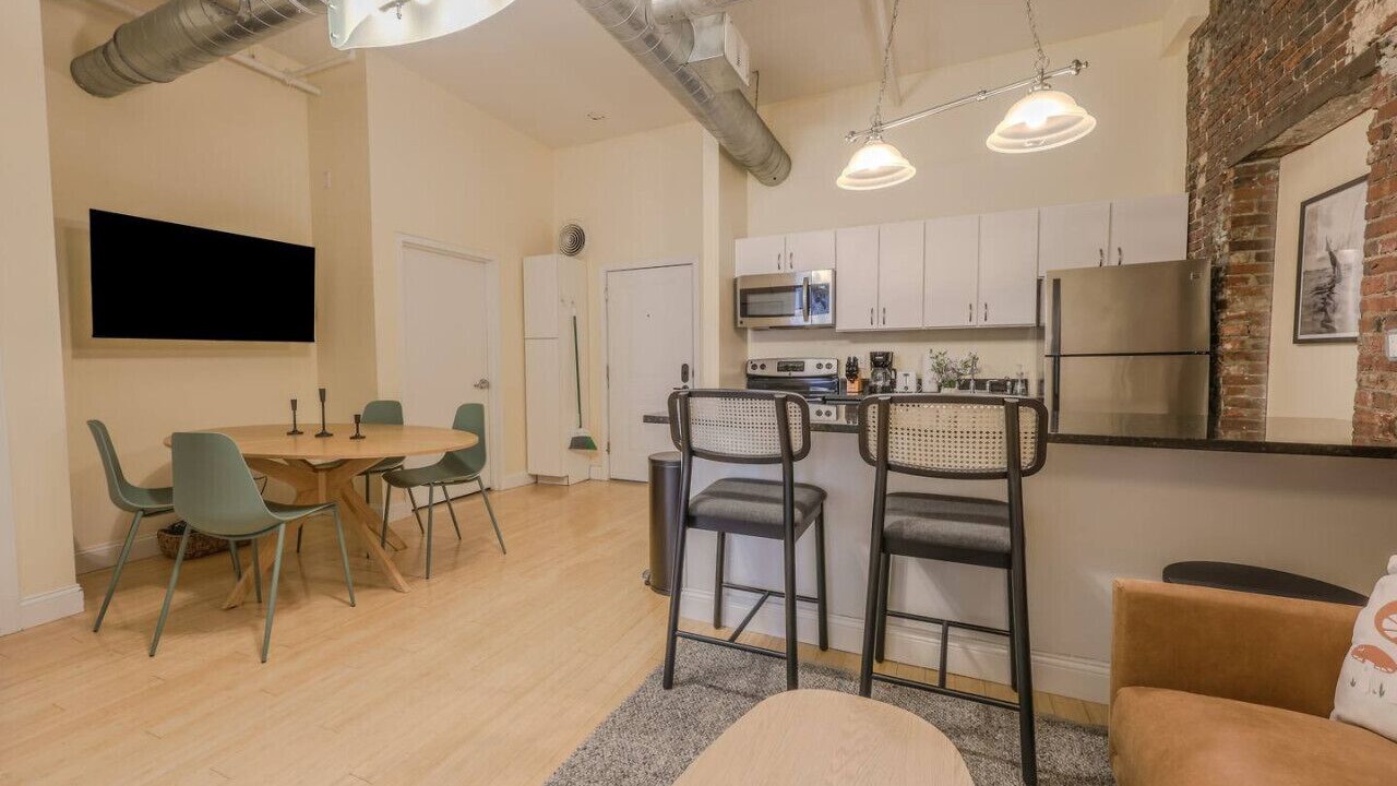 Photo of Others in Downtown Boston