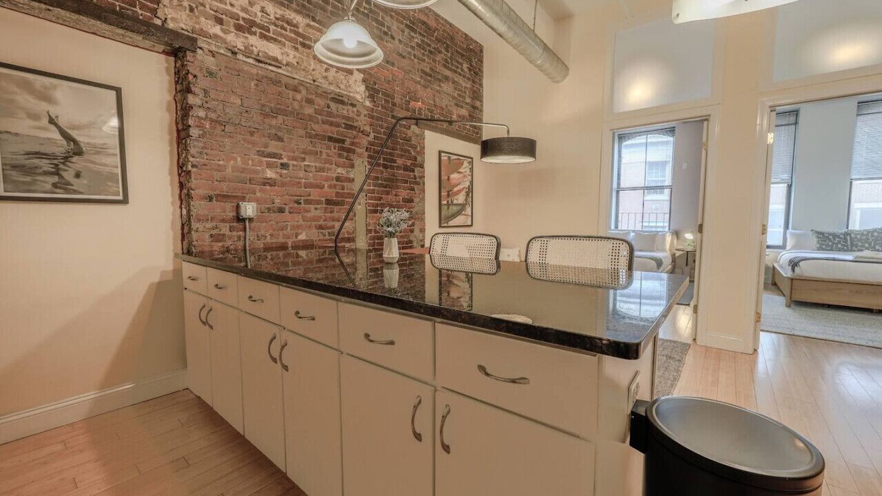 Photo of Others in Downtown Boston