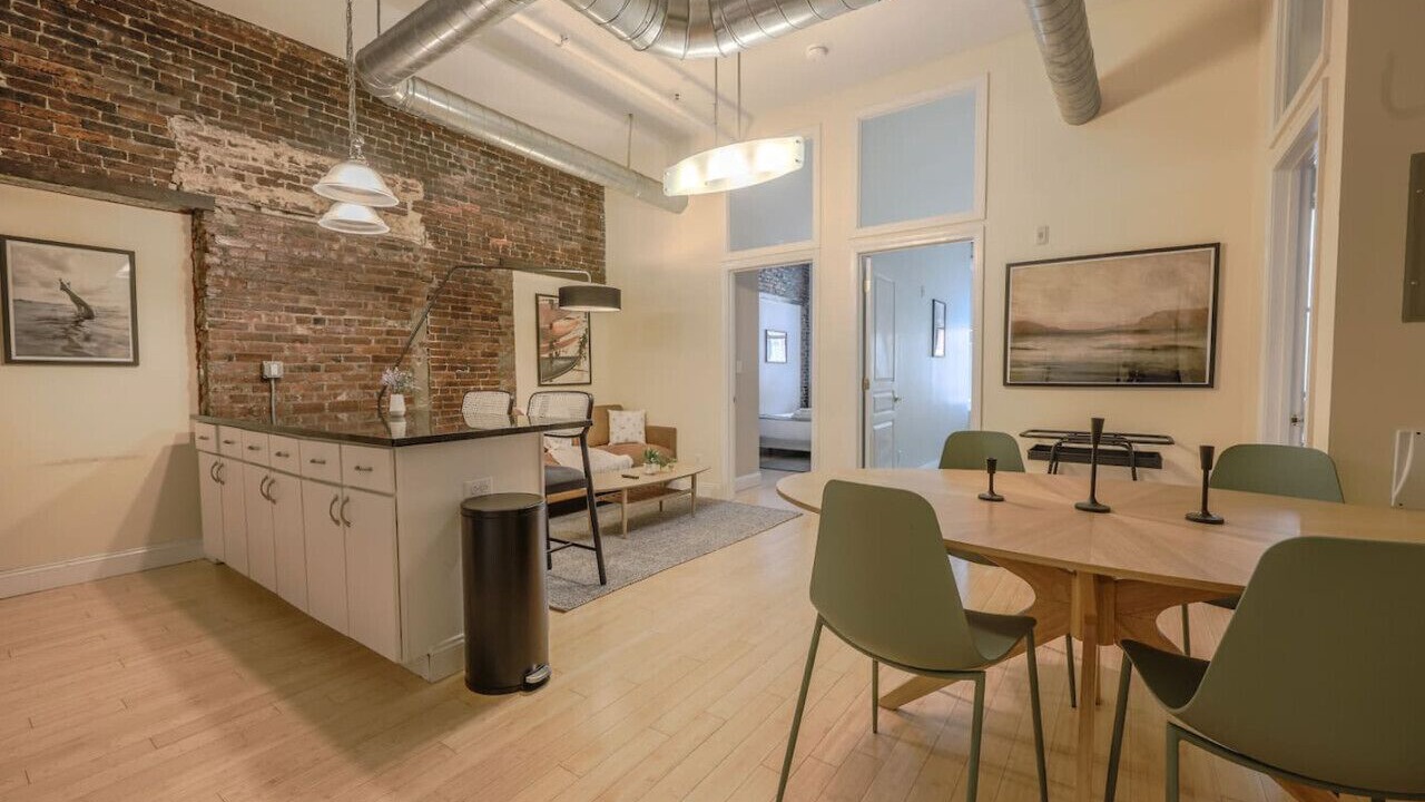 Photo of Others in Downtown Boston