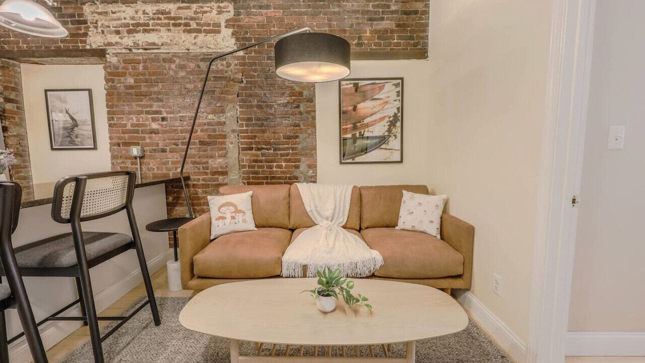 Photo of Livingroom in Downtown Boston