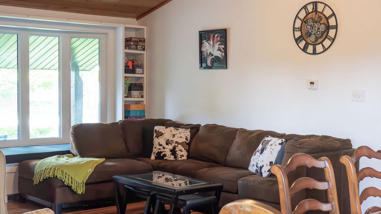 Photo of Livingroom in Lambton Shores