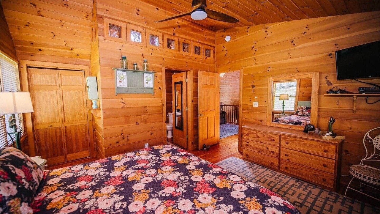 Photo of Bedroom in Draper
