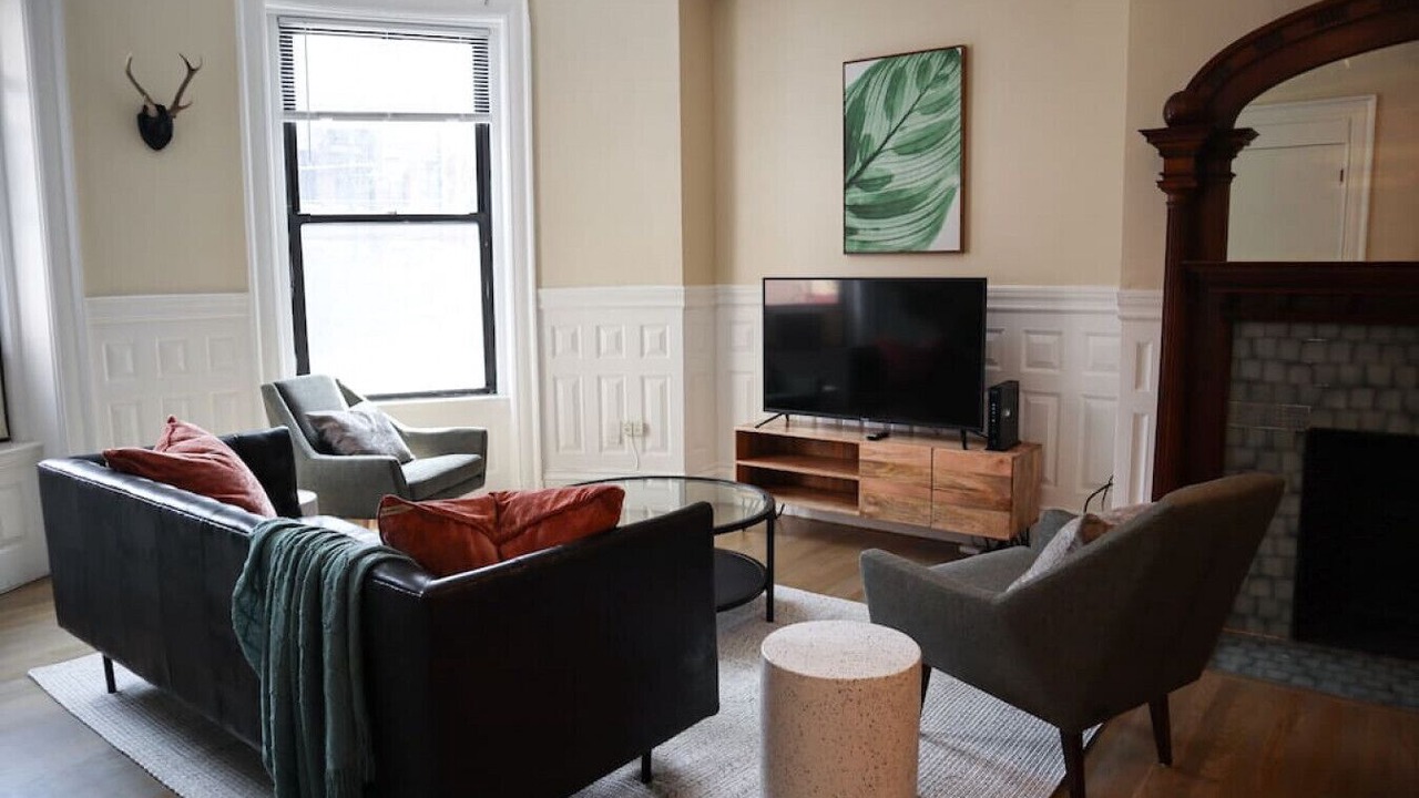 Photo of Livingroom in Fenway–Kenmore