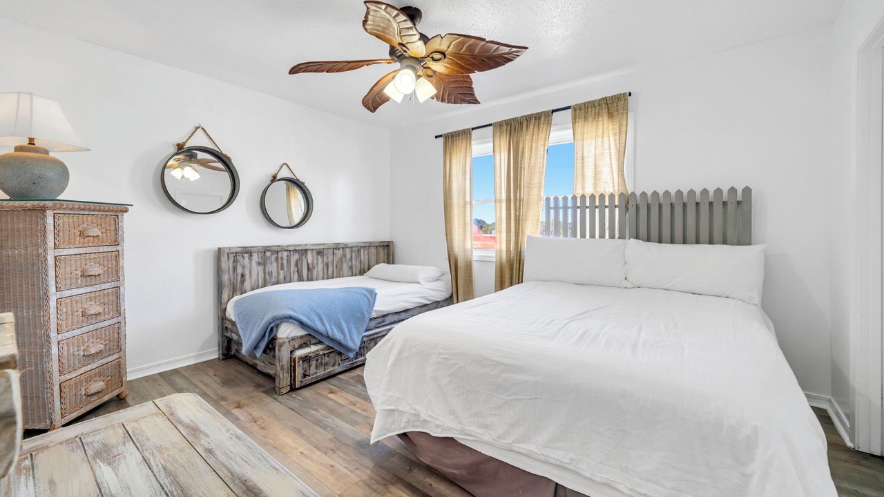 Photo of Bedroom in Delos