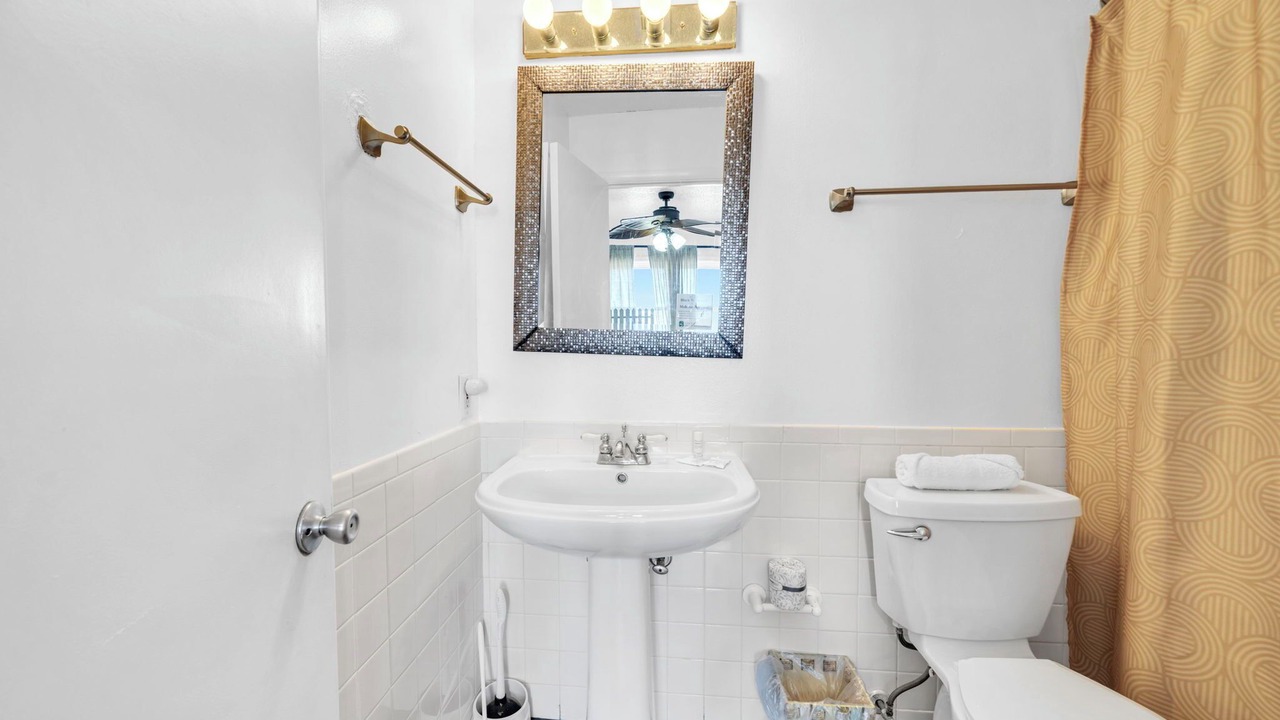 Photo of Bathroom in Delos