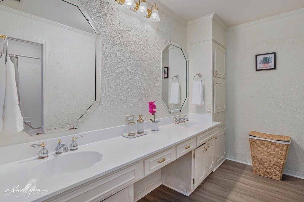 Photo of Bathroom in Springlake