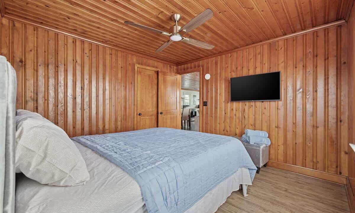 Photo of Bedroom in Cherry Grove Beach