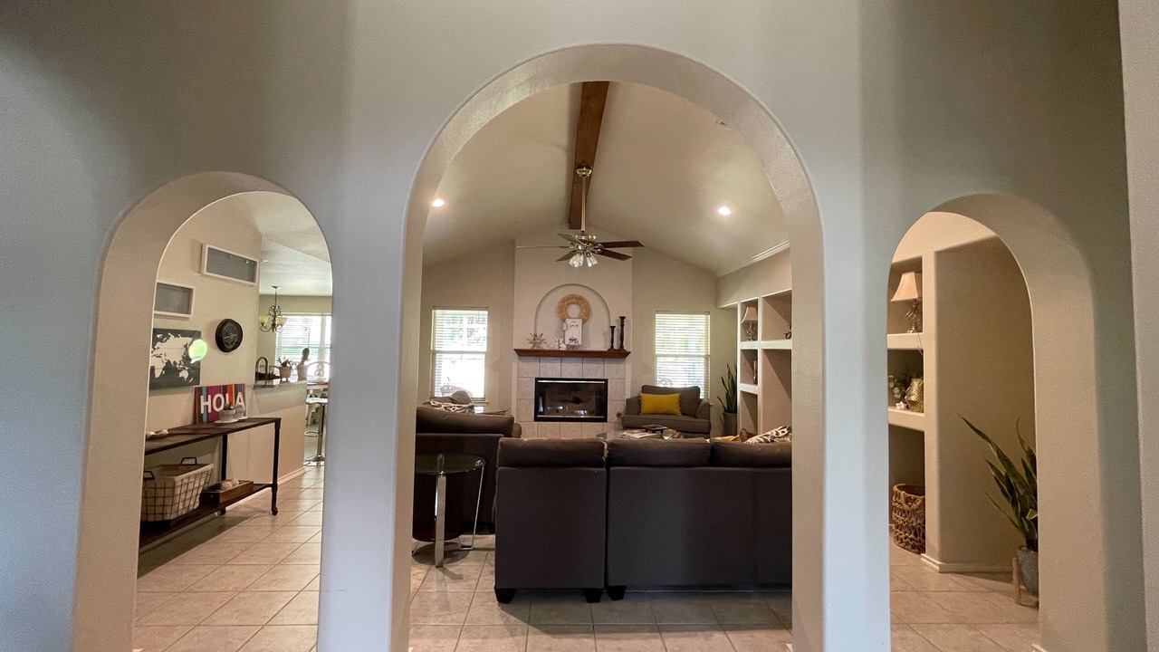 Photo of Livingroom in Leon Valley