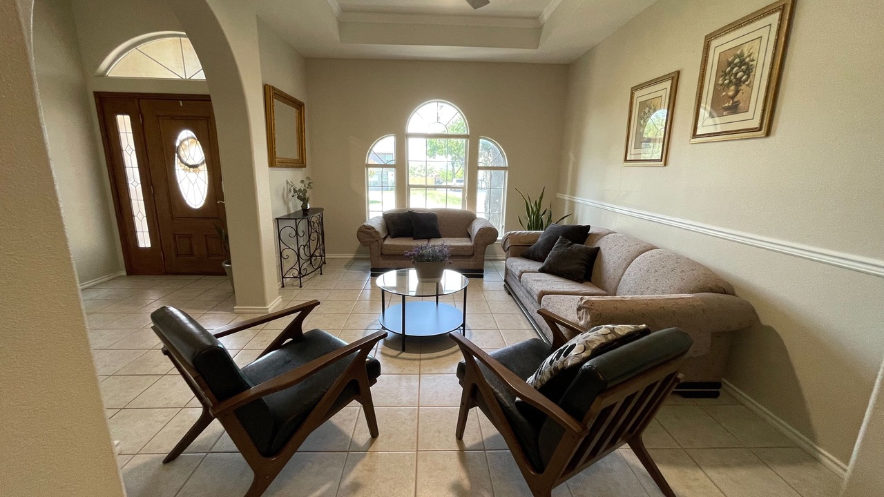 Photo of Livingroom in Leon Valley
