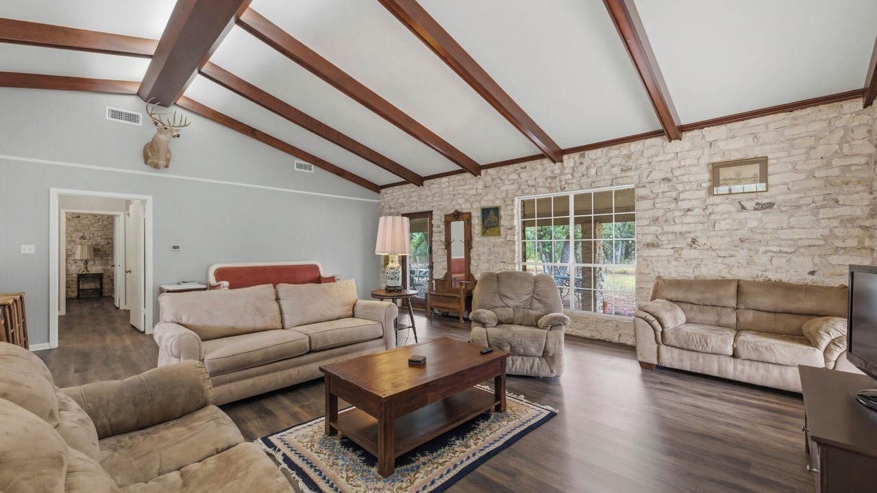 Photo of Livingroom in Dripping Springs