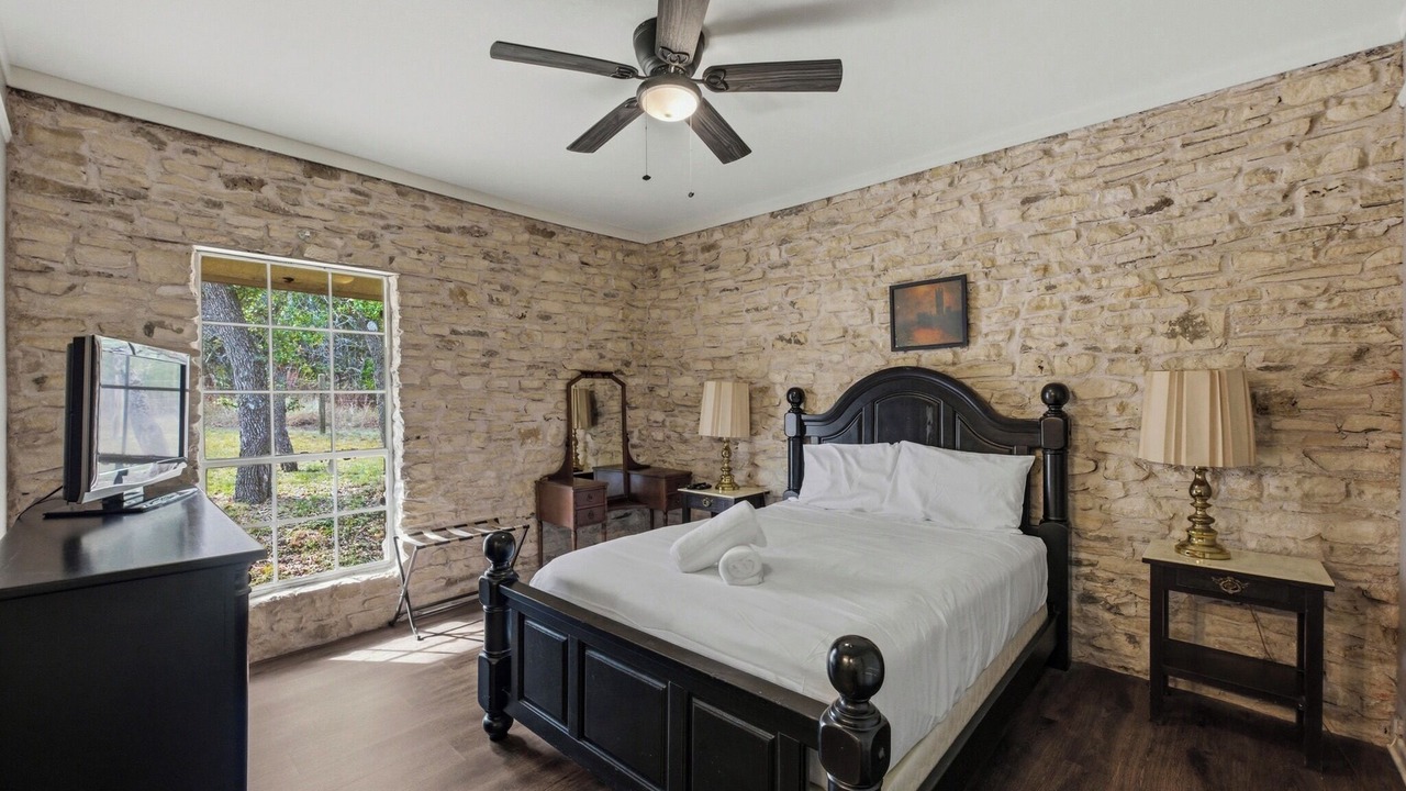 Photo of Bedroom in Dripping Springs