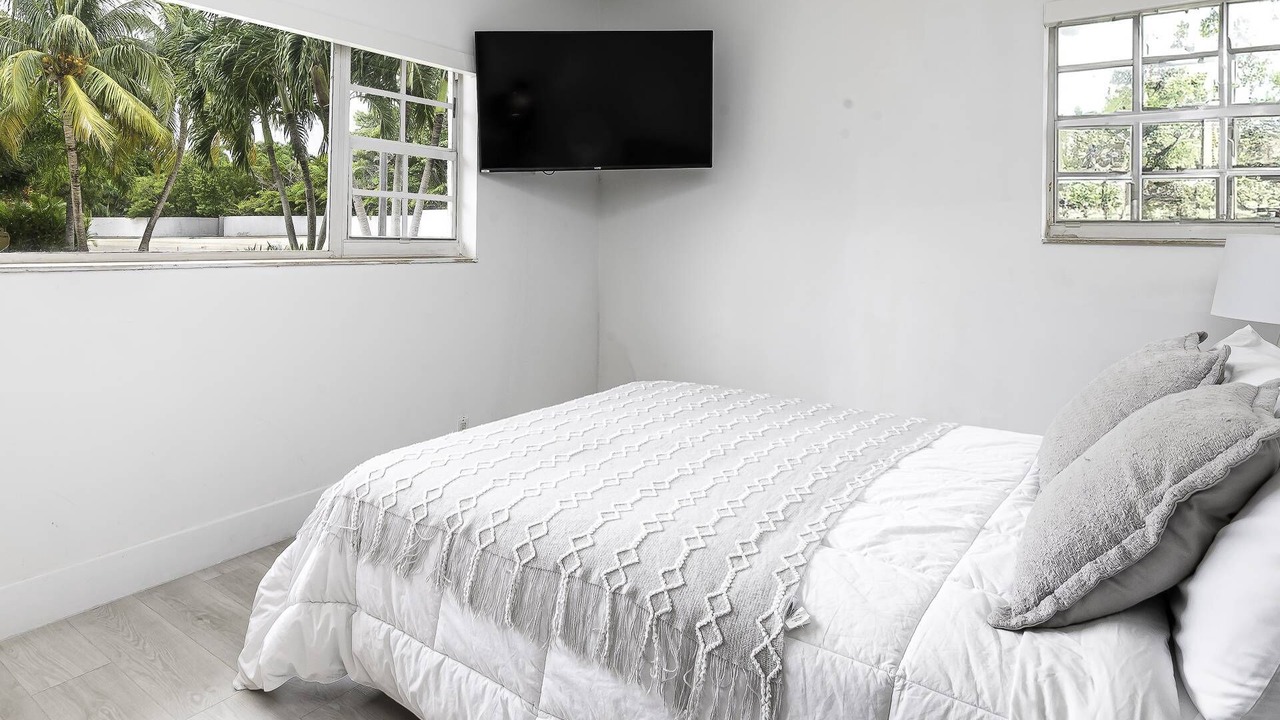 Photo of Bedroom in Harbor Beach