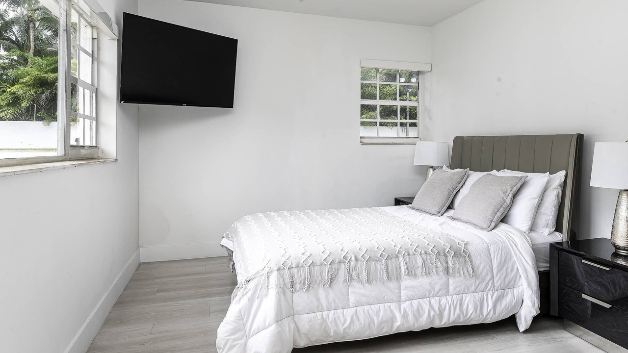 Photo of Bedroom in Harbor Beach