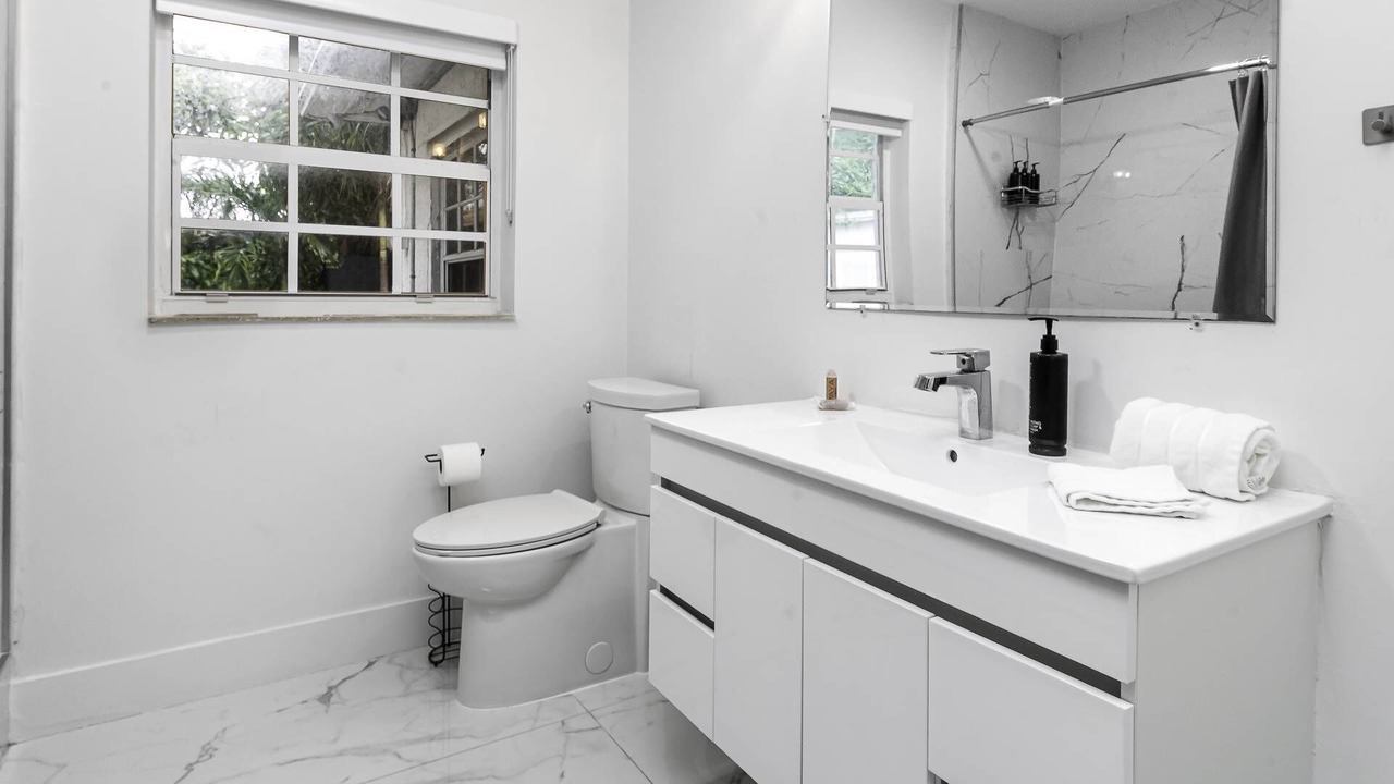 Photo of Bathroom in Harbor Beach