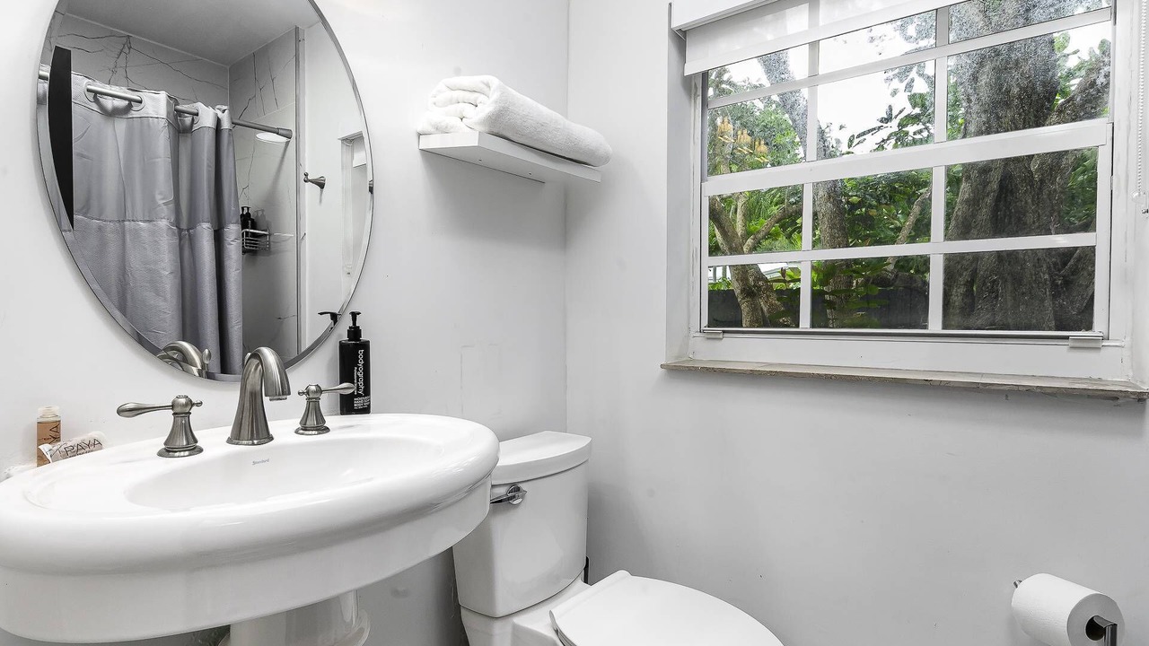 Photo of Bathroom in Harbor Beach