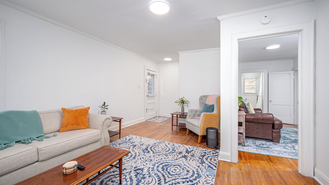Photo of Livingroom in Croasdaile Farm Master