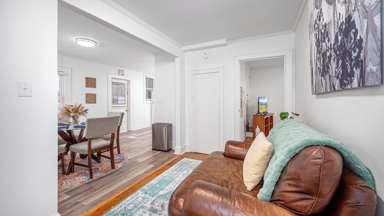 Photo of Livingroom in Croasdaile Farm Master