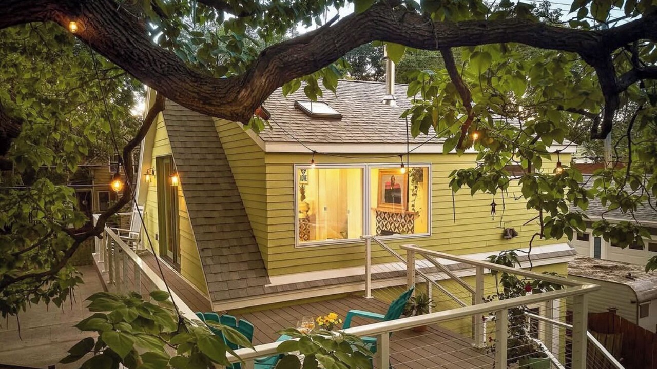 Photo of Patio Balcony in Lyn-Lake